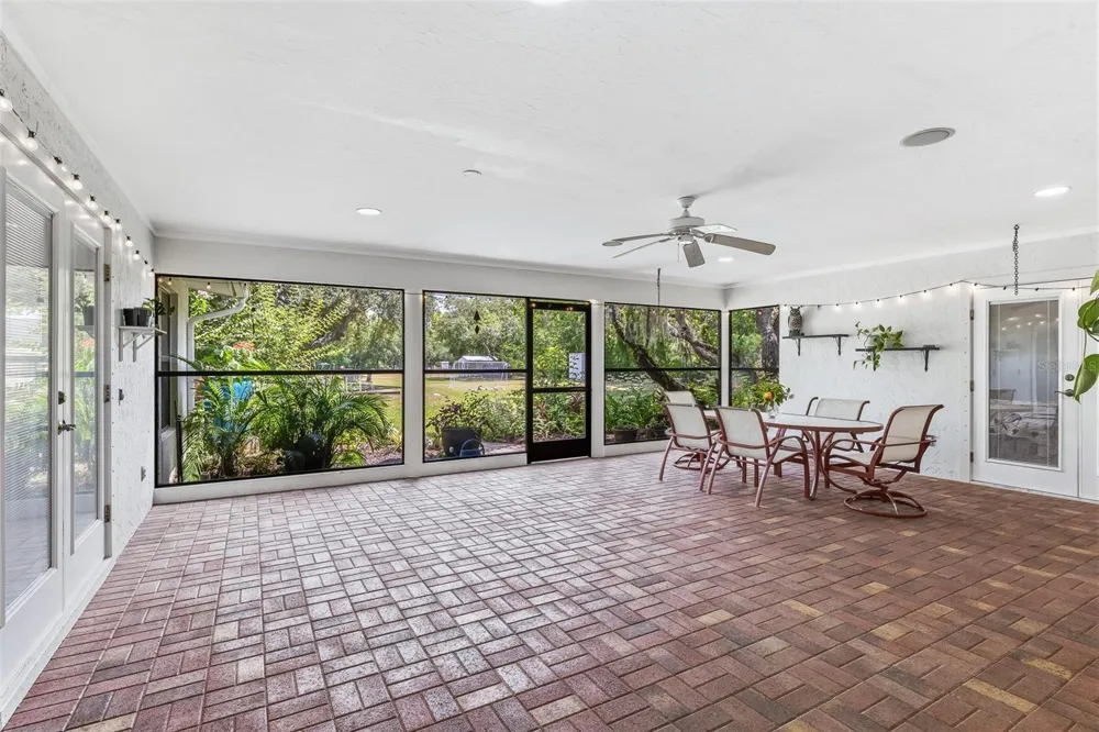 7565 CASTLE DRIVE Sarasota, FL 34240