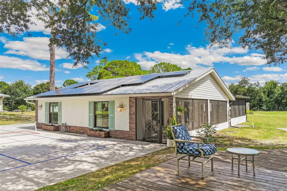 7565 CASTLE DRIVE Sarasota, FL 34240