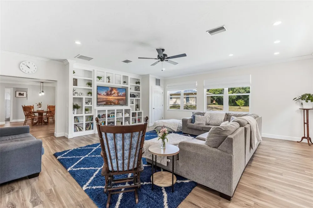 7565 CASTLE DRIVE Sarasota, FL 34240