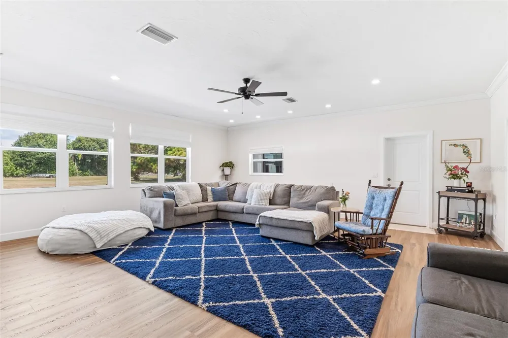 7565 CASTLE DRIVE Sarasota, FL 34240