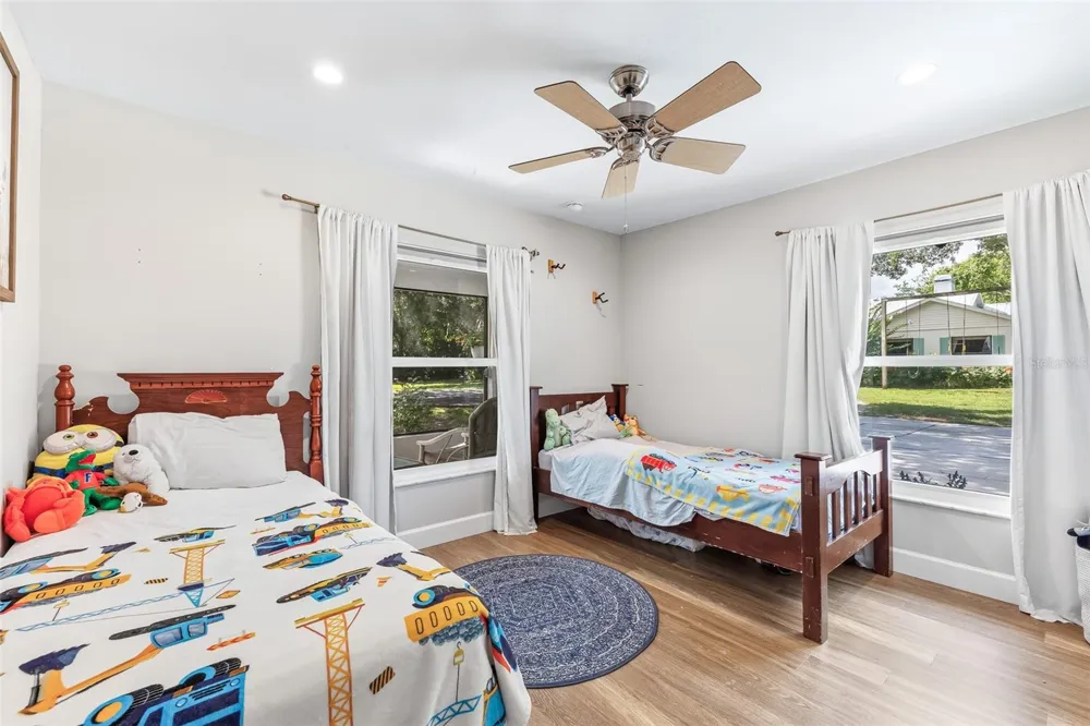 7565 CASTLE DRIVE Sarasota, FL 34240