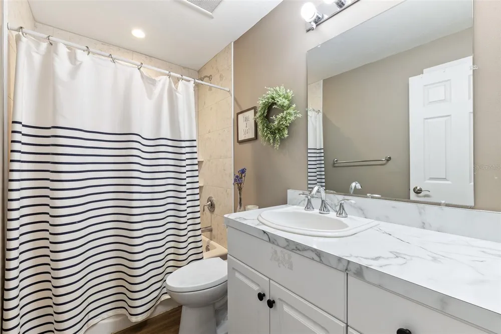 7565 CASTLE DRIVE Sarasota, FL 34240