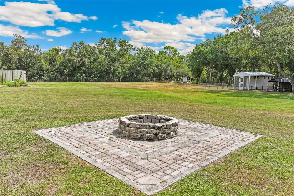 7565 CASTLE DRIVE Sarasota, FL 34240