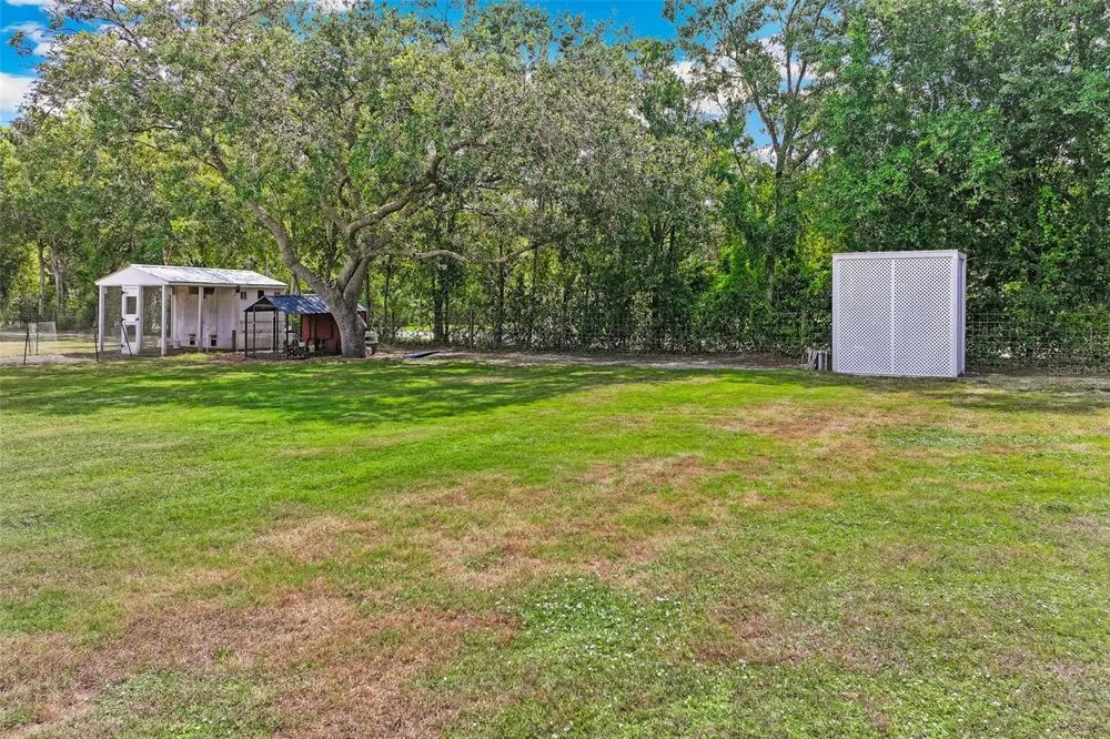 7565 CASTLE DRIVE Sarasota, FL 34240