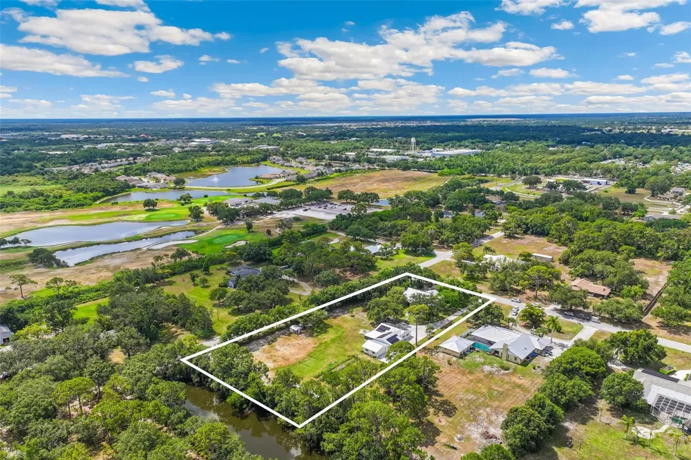 7565 CASTLE DRIVE Sarasota, FL 34240
