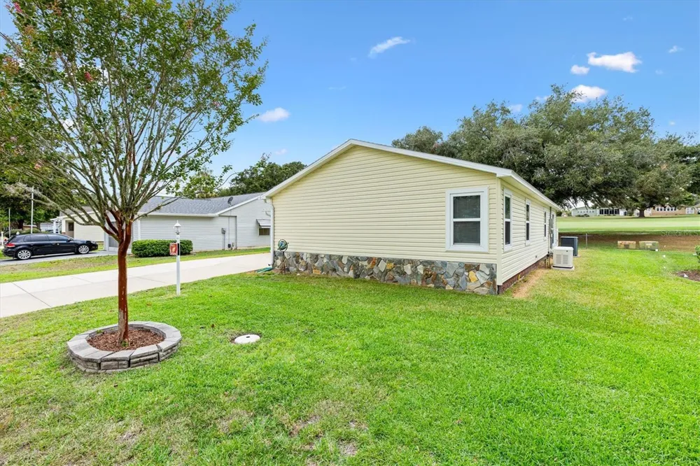723 HEATHROW AVENUE Lady Lake, FL 32159
