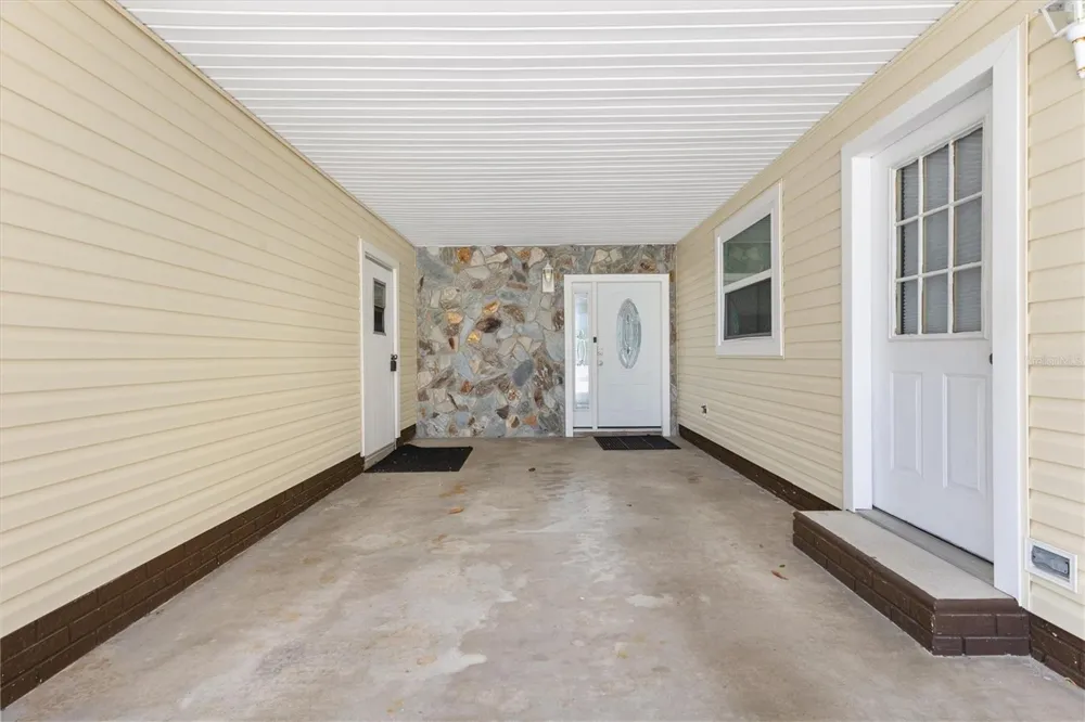 723 HEATHROW AVENUE Lady Lake, FL 32159