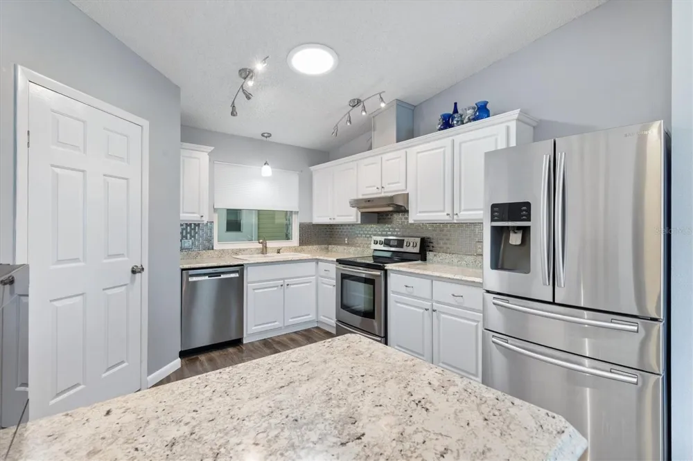 723 HEATHROW AVENUE Lady Lake, FL 32159