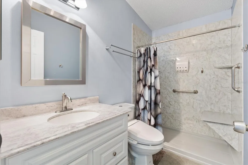 723 HEATHROW AVENUE Lady Lake, FL 32159