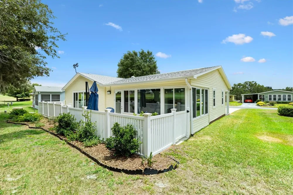 723 HEATHROW AVENUE Lady Lake, FL 32159