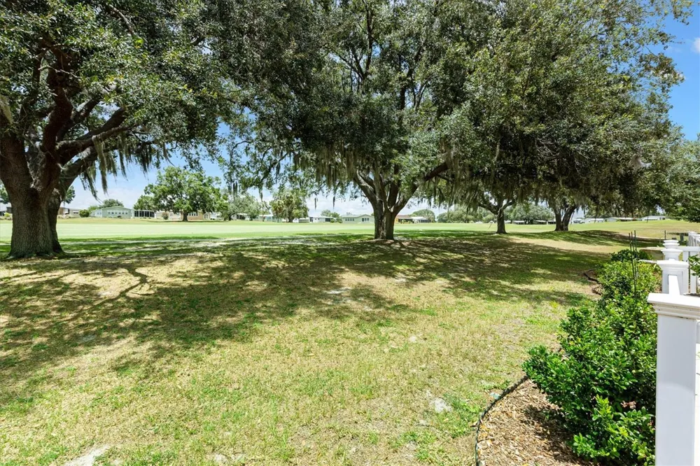 723 HEATHROW AVENUE Lady Lake, FL 32159