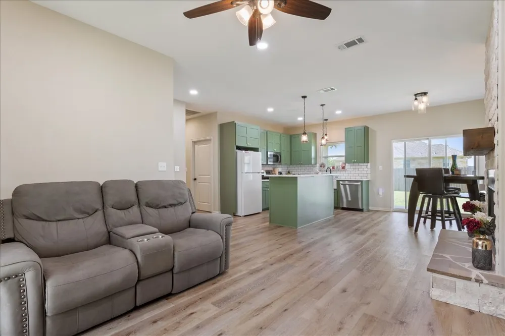 426 Alexander Hillsboro, TX 76645