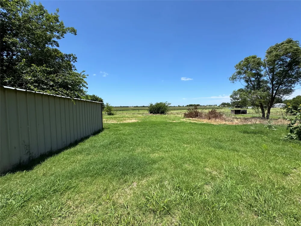 1893 Fm 1198 Muenster, TX 76252