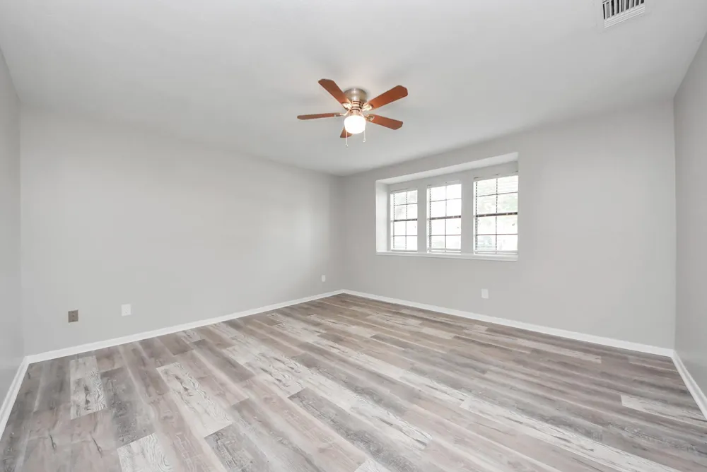 115 Squires Bend Stafford, TX 77477