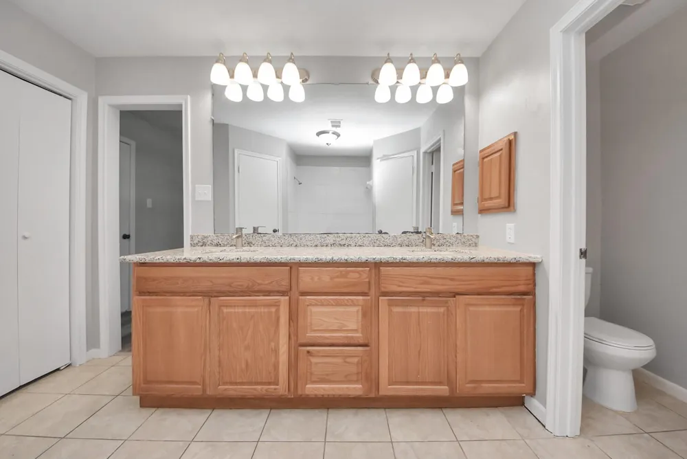 115 Squires Bend Stafford, TX 77477