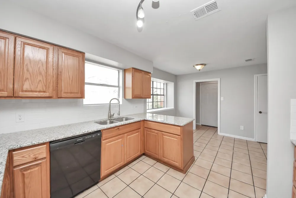 115 Squires Bend Stafford, TX 77477