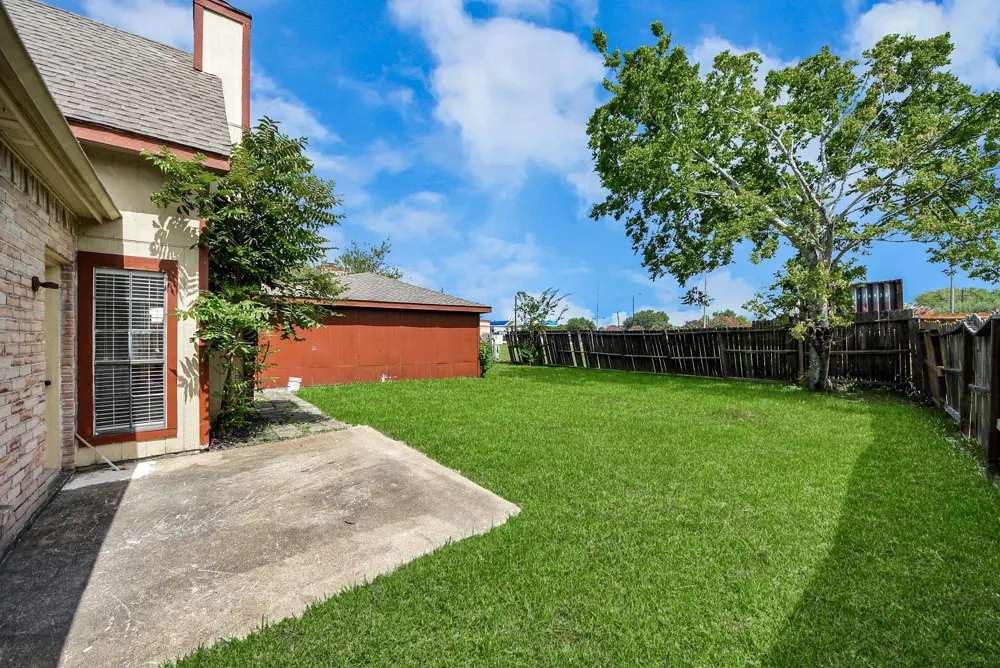 115 Squires Bend Stafford, TX 77477