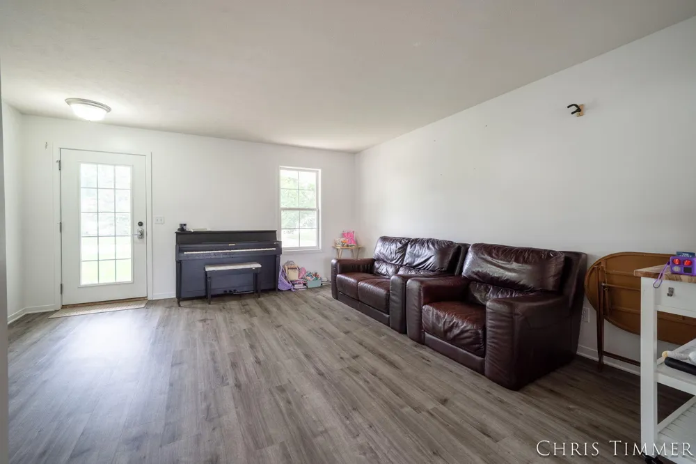 1877 Sun Park Drive Zeeland, MI 49464