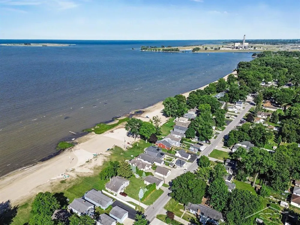 705 Bay Road Bangor Charter Township, MI 48706