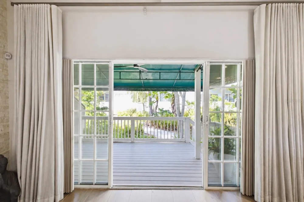 5103 S JULES VERNE COURT Tampa, FL 33611