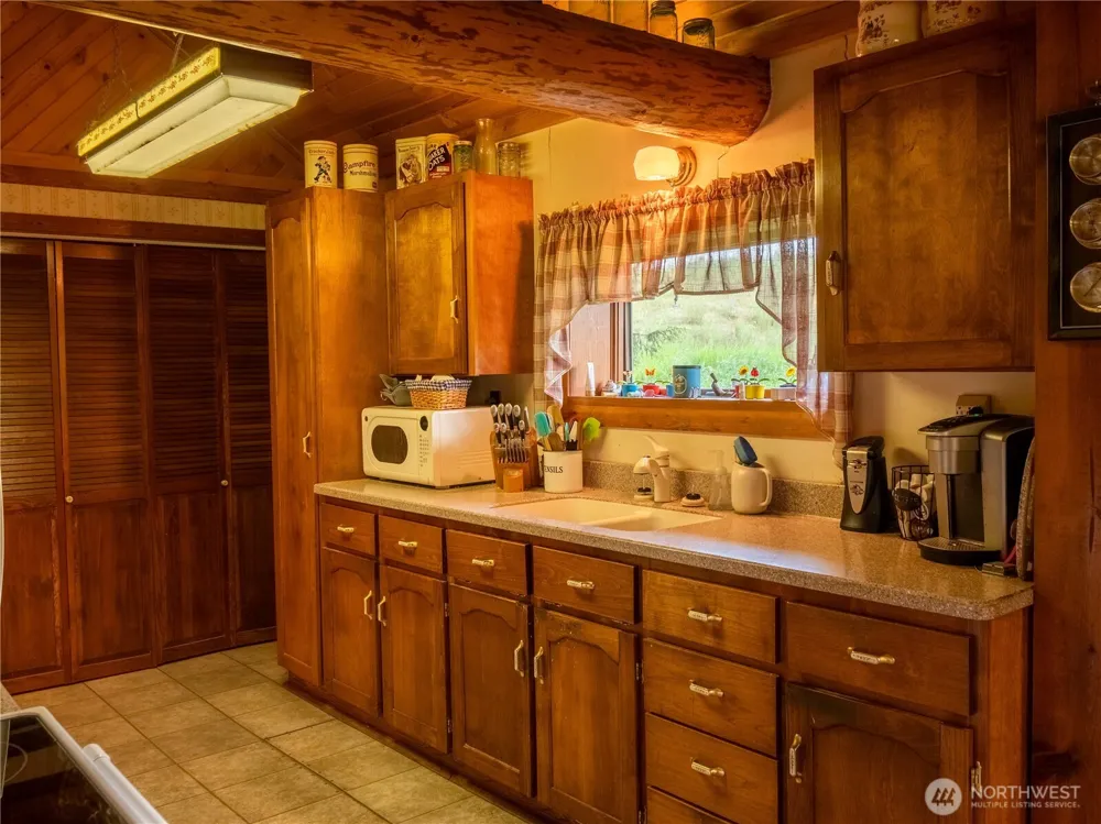 3 Summer Road Tonasket, WA 98855