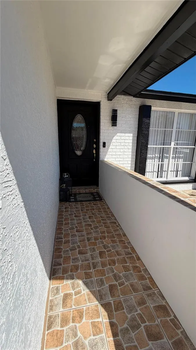 6713 WILLOW SPRING COURT Tampa, FL 33615