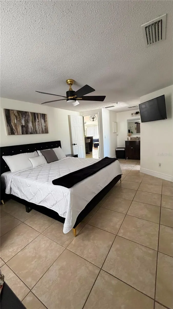 6713 WILLOW SPRING COURT Tampa, FL 33615