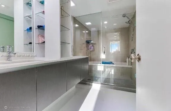 6620 Indian Creek Dr #508 Miami Beach, FL 33141