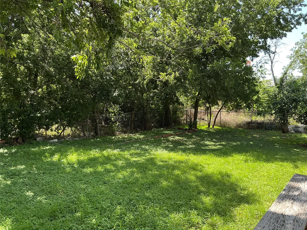 300 E Grand Avenue Comanche, TX 76442