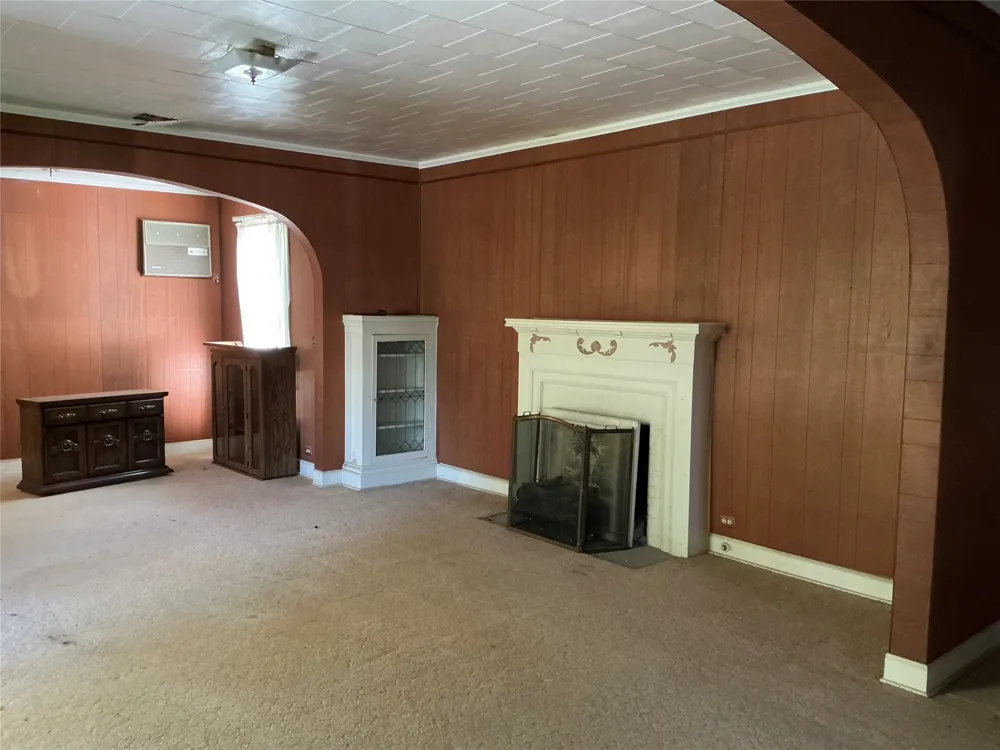 300 E Grand Avenue Comanche, TX 76442