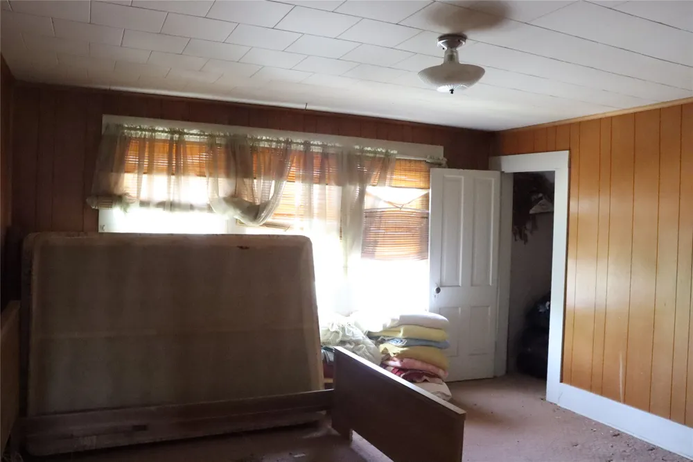 300 E Grand Avenue Comanche, TX 76442