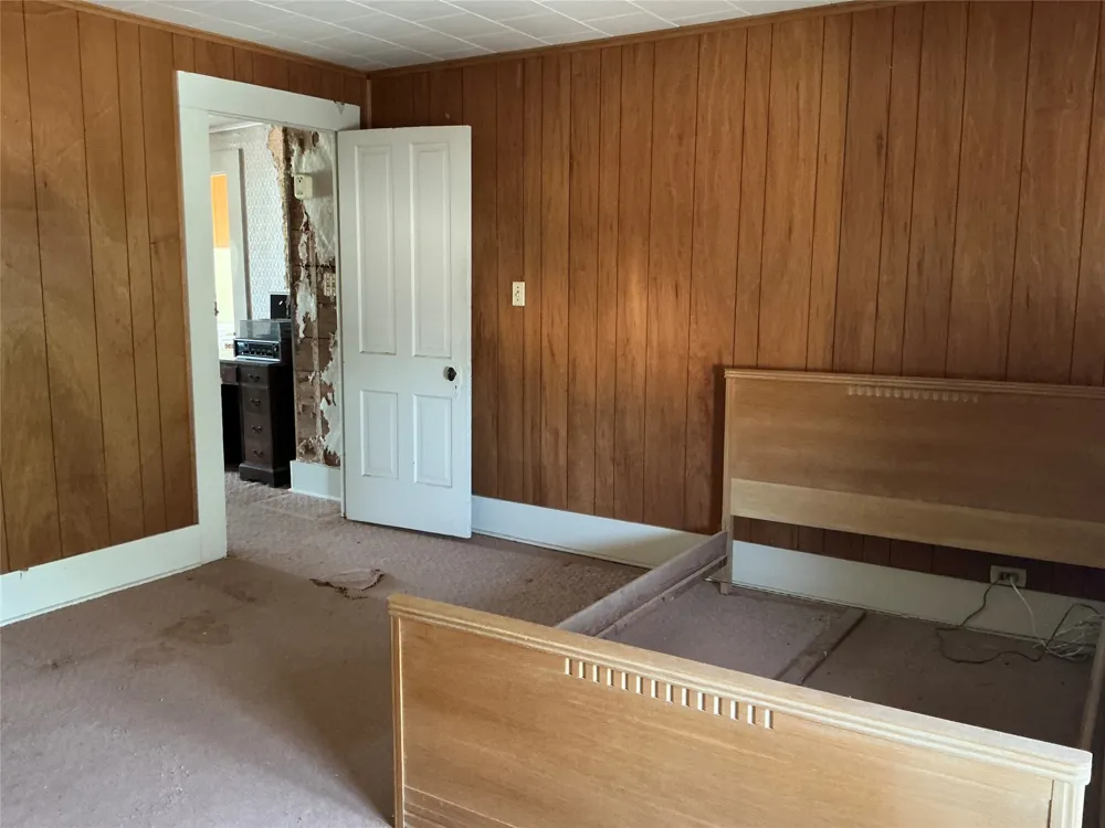 300 E Grand Avenue Comanche, TX 76442