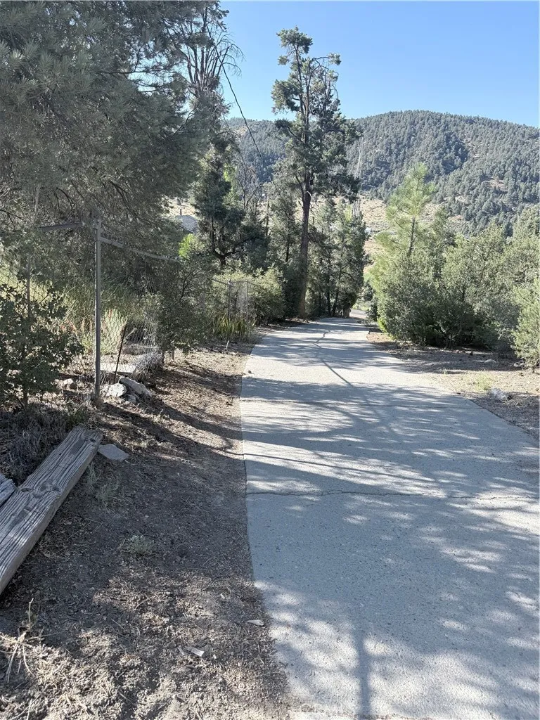 9316 Whispering Pines Rd. Frazier Park, CA 93225