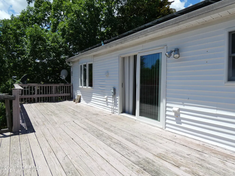 93 Outboard Avenue Manahawkin, NJ 08050
