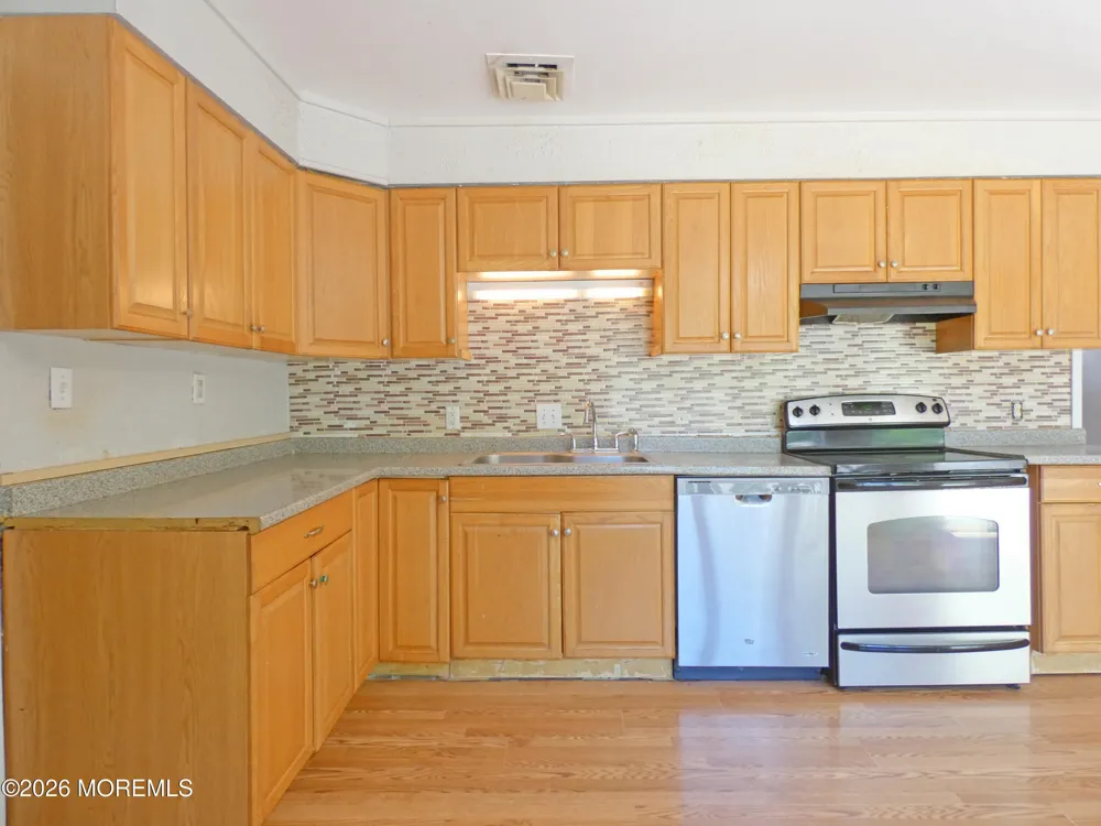 93 Outboard Avenue Manahawkin, NJ 08050