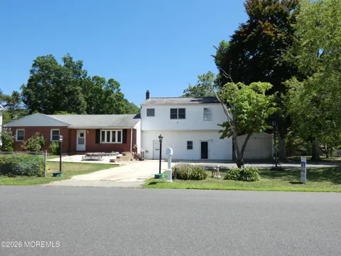 93 Outboard Avenue
