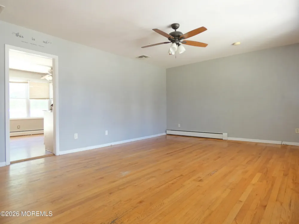 93 Outboard Avenue Manahawkin, NJ 08050