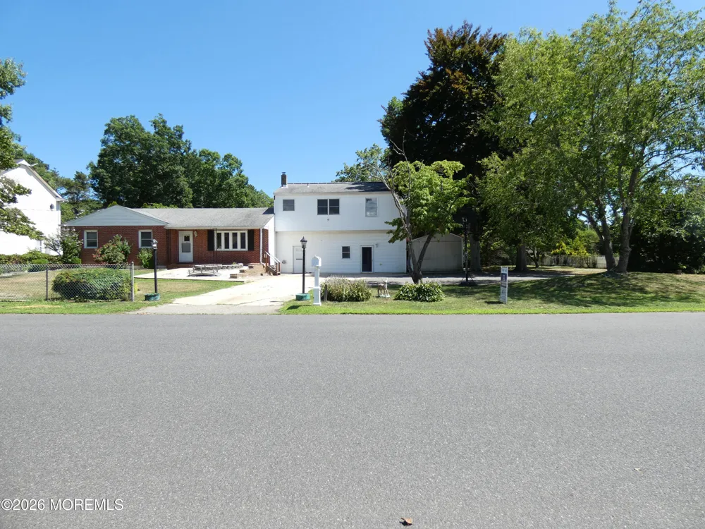 93 Outboard Avenue Manahawkin, NJ 08050