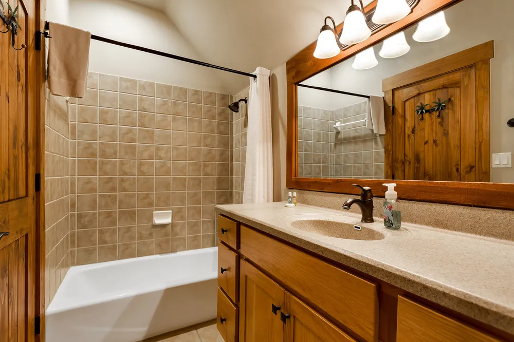 7412 Calming Court Jonestown, TX 78645