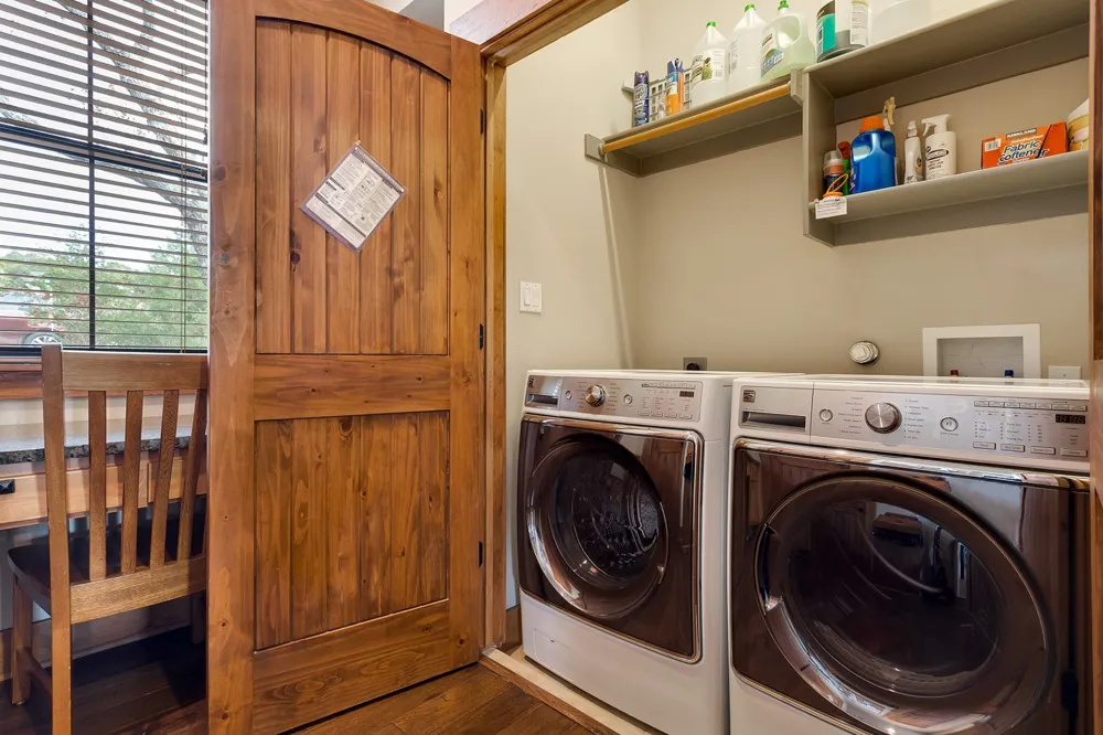 7412 Calming Court Jonestown, TX 78645