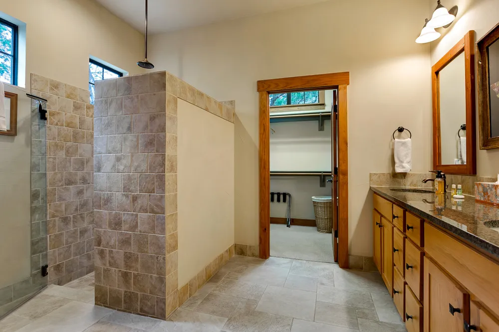 7412 Calming Court Jonestown, TX 78645