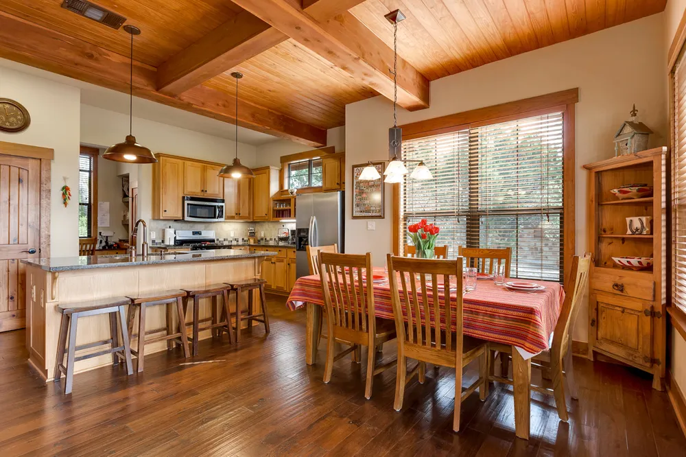 7412 Calming Court Jonestown, TX 78645