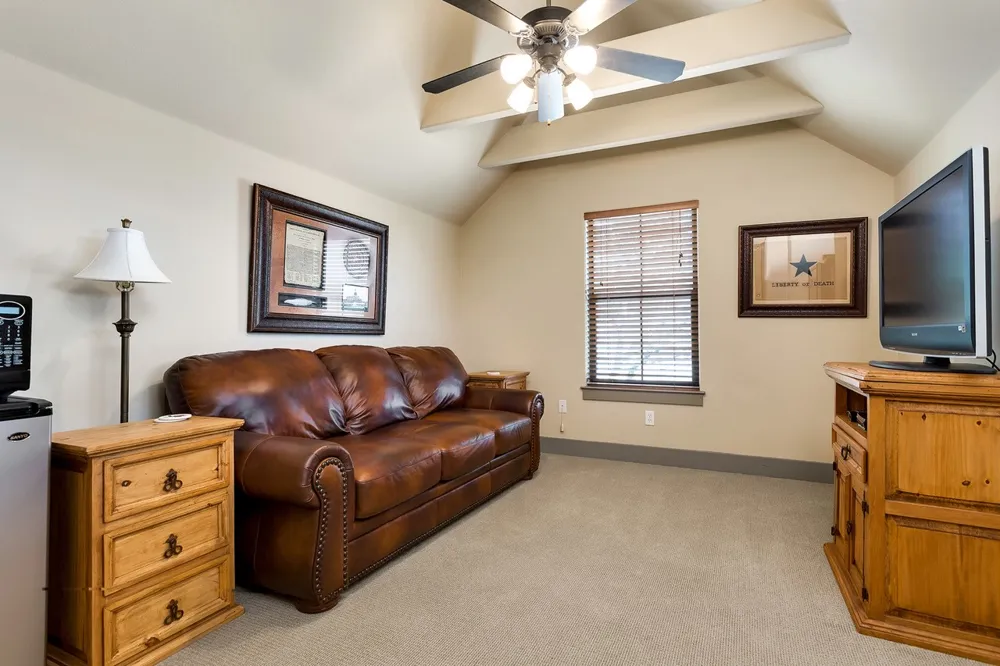 7412 Calming Court Jonestown, TX 78645