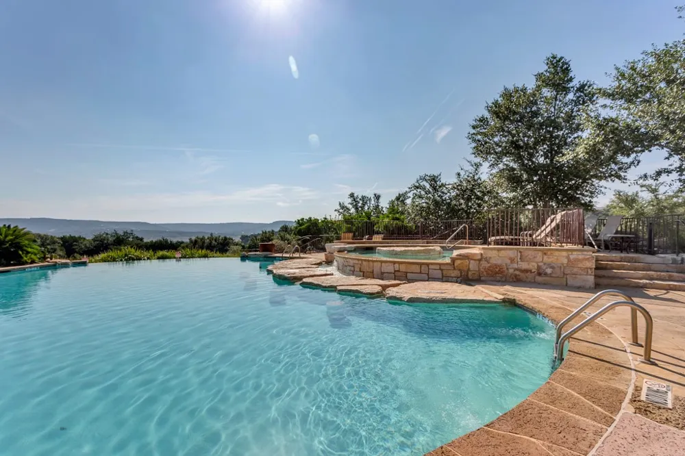 7412 Calming Court Jonestown, TX 78645