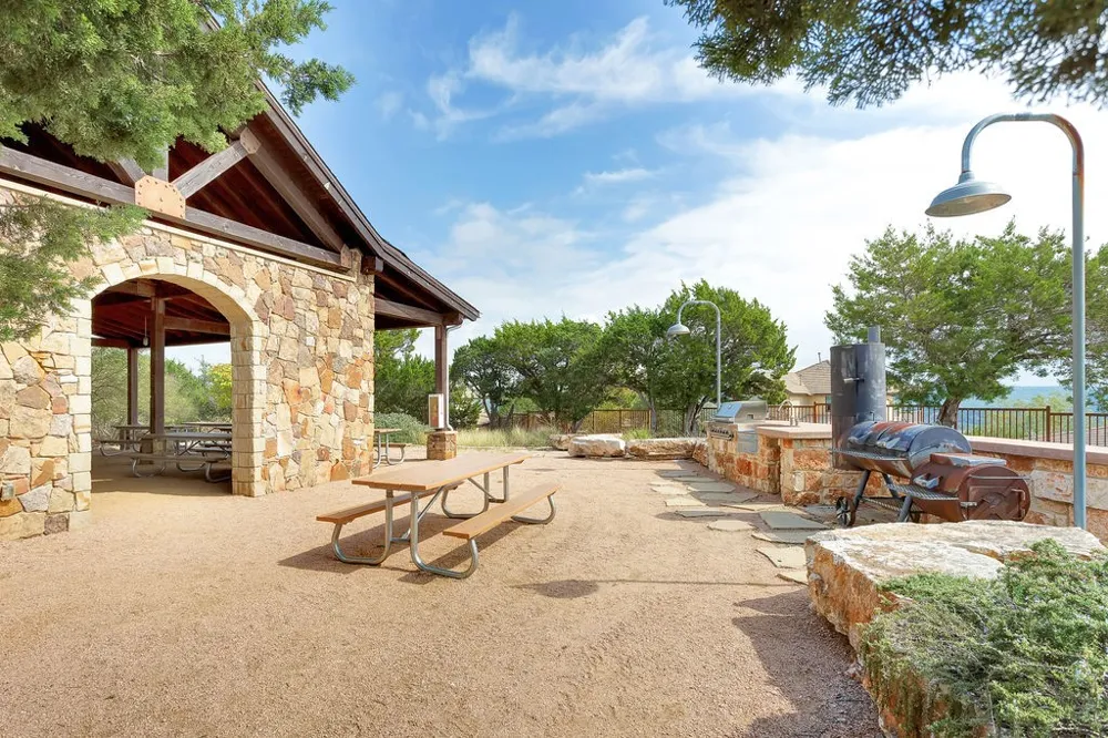 7412 Calming Court Jonestown, TX 78645