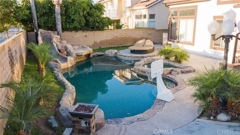 113 Gomez Circle Placentia, CA 92870