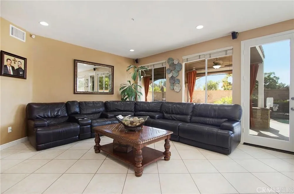 113 Gomez Circle Placentia, CA 92870