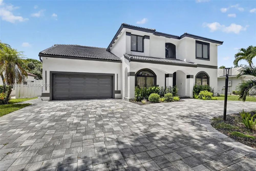 10746 Charleston Pl Cooper City, FL 33026