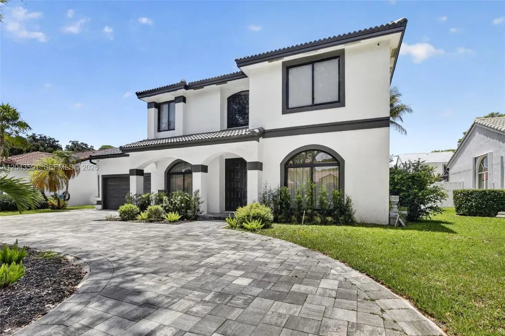 10746 Charleston Pl Cooper City, FL 33026