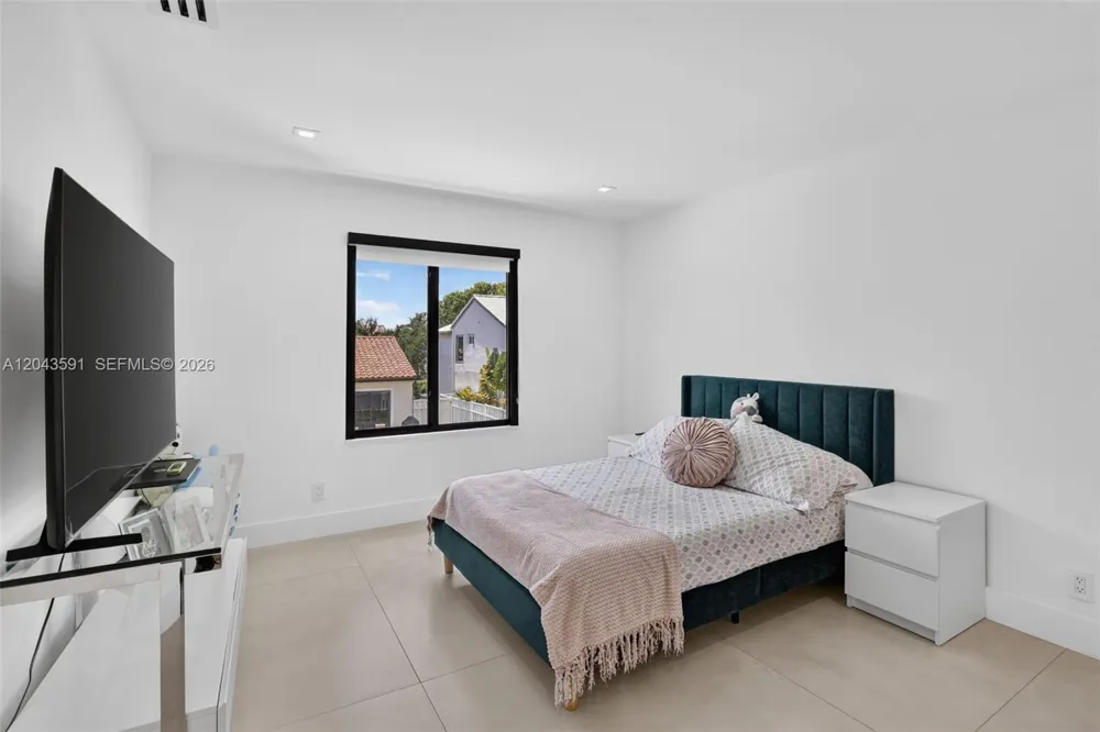 10746 Charleston Pl Cooper City, FL 33026